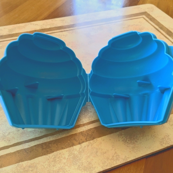 New Tupperware Cupcake Muffin Keeper Holder Forget-me-not Container Blue - Picture 5 of 6